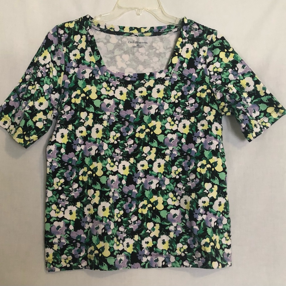 Croft & Barrow black background with yellow and lavender flowers XL